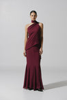 Top Ari de Baobab en color burgundy, un solo hombro con banda fluida y tela texturizada.