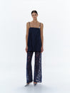 Top Porto de Baobab en color night blue, cuello cuadrado con tirantes ajustables y tela de encaje.