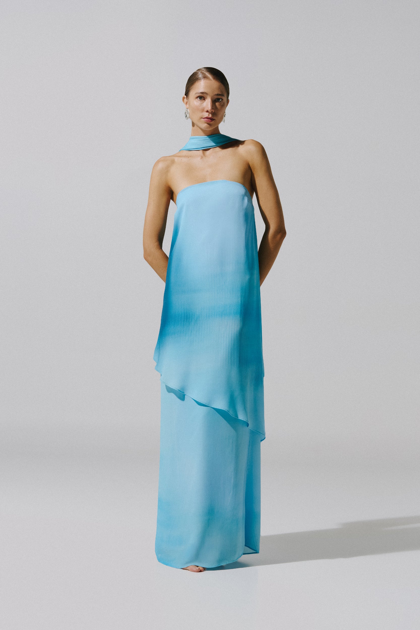 31.EL_MAXI_DRESS_BLUE_CASACADE_31.1.webp