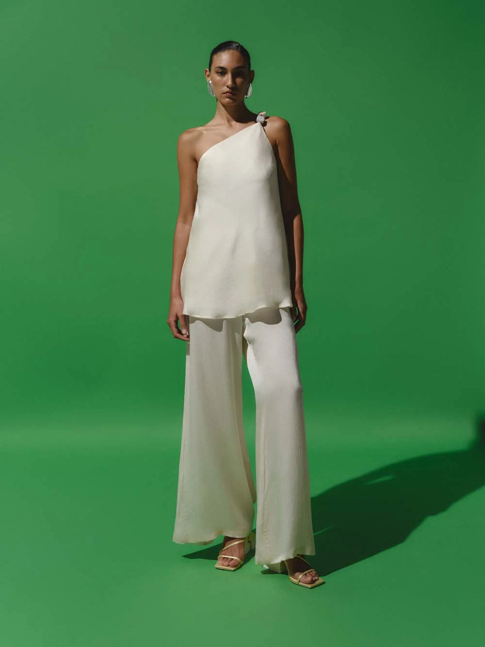 33.-FERRAT-SET-IVORY-1.1.webp