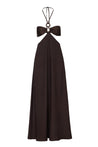 Vestido Yvon mocha mane, vista frontal completa con caída fluida y silueta elegante.
