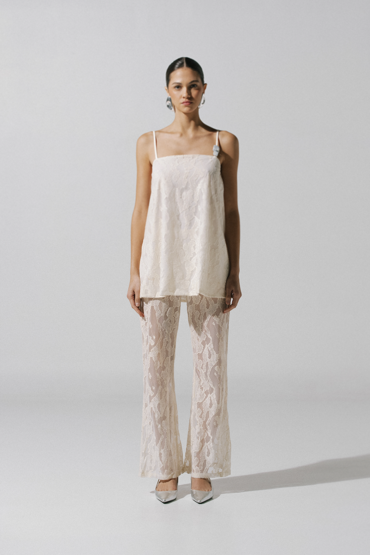 Baobab Porto top color ivory y pantalón de encaje para mujer.